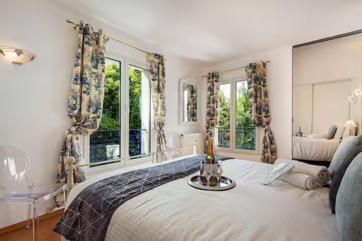 Chambre 1, retraite Versailles